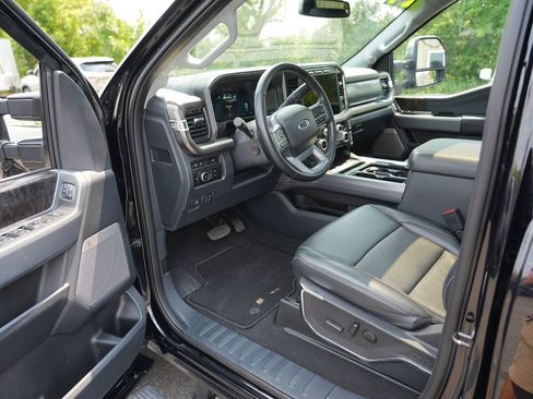 Used 2024 Ford F350 Lariat w/ Lariat Ultimate Package AWD/4WD image 13