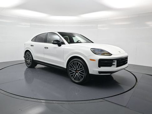 Certified 2026 Porsche Cayenne Coupe AWD/4WD image 32