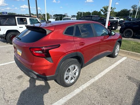 Certified 2024 Chevrolet Trax LS w/ Driver Confidence Package FWD image 3