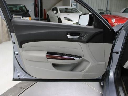 Used 2015 Acura TLX V6 w/ Technology Package FWD image 29