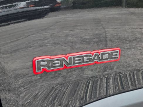 Used 2022 Jeep Renegade Trailhawk AWD/4WD image 12