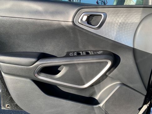 Used 2025 Kia Soul LX w/ LX Technology Package image 20
