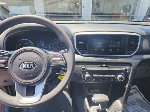 Used 2021 Kia Sportage LX AWD/4WD image 17