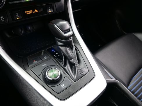 Used 2022 Toyota RAV4 XSE image 22