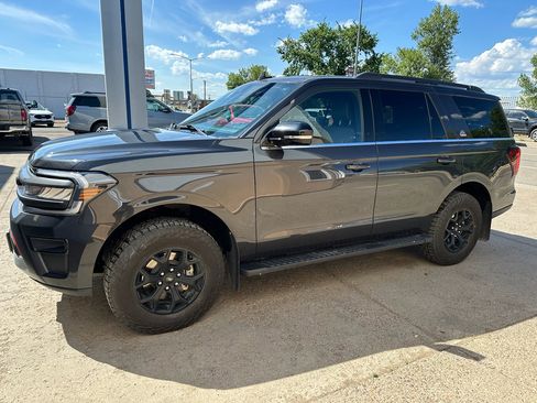 Used 2022 Ford Expedition Timberline image 2