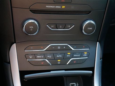 Used 2016 Ford Edge SEL w/ Equipment Group 201A FWD image 23