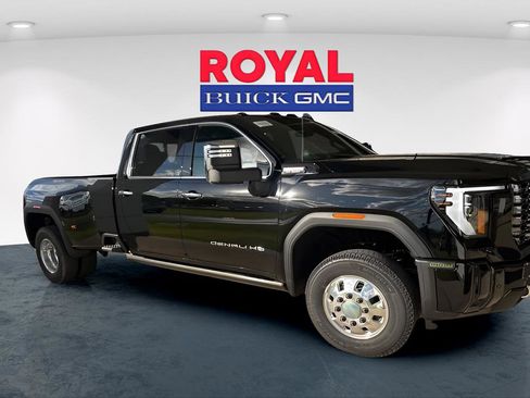 New 2026 GMC Sierra 3500 Denali Ultimate image 3