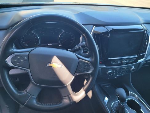 Used 2023 Chevrolet Traverse LT image 10