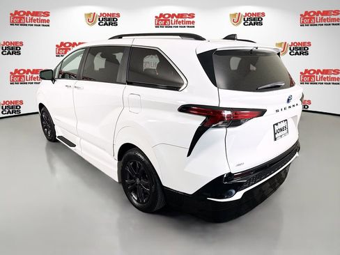 Used 2024 Toyota Sienna XSE w/ XSE Plus Package image 2