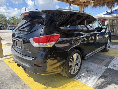 Used 2015 Nissan Pathfinder Platinum FWD image 5