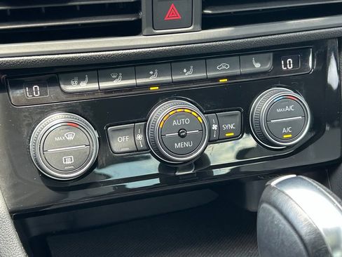 Used 2019 Volkswagen Jetta R-Line w/ R-Line Cold Weather Package FWD image 29