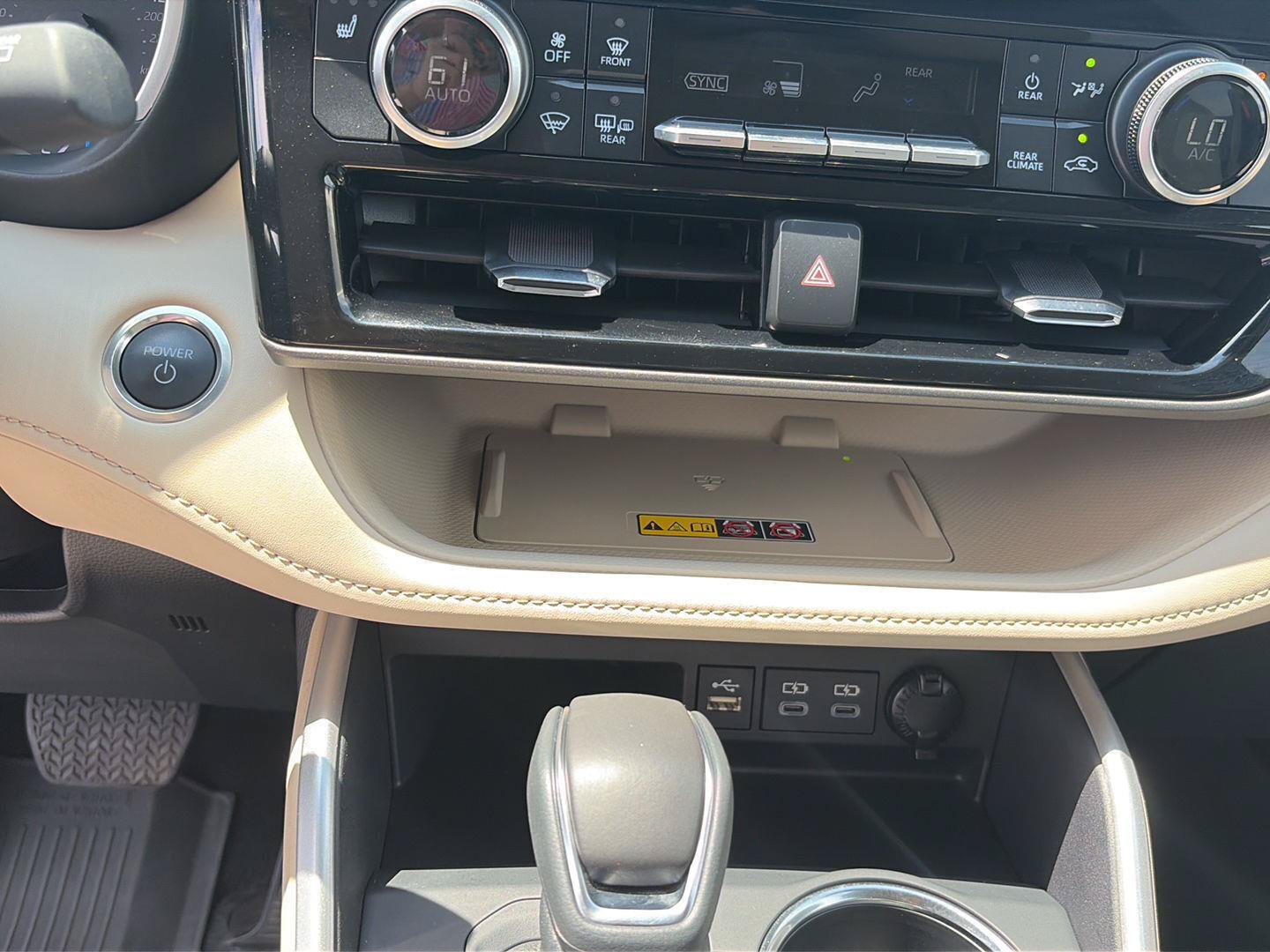Used 2025 Toyota Highlander XLE AWD/4WD image 12