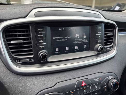 Used 2019 Kia Sorento L FWD image 7