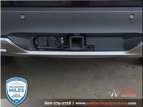 Used 2024 Ford Explorer XLT w/ Equipment Group 202A AWD/4WD image 6