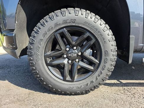 Used 2021 Chevrolet Silverado 1500 Custom Trail Boss w/ LPO, Dark Essentials Package AWD/4WD image 15