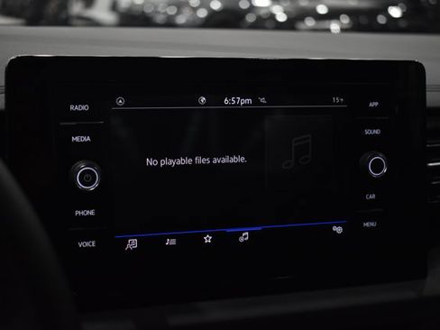 Used 2025 Volkswagen Jetta SE w/ Sunroof Package image 17