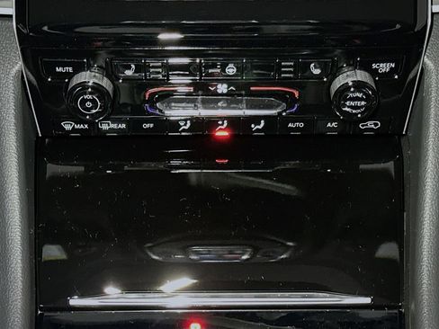 New 2025 Jeep Grand Cherokee L Altitude AWD/4WD image 11
