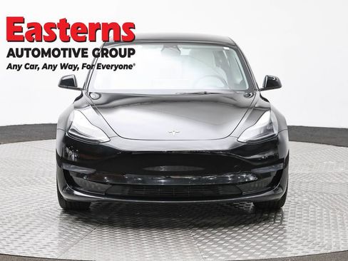 Used 2023 Tesla Model 3 Standard Range image 2