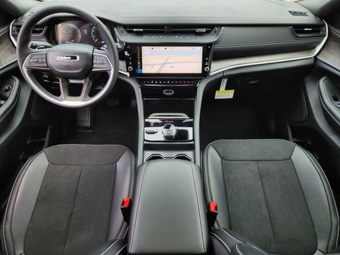 New 2026 Jeep Grand Cherokee Altitude image 20