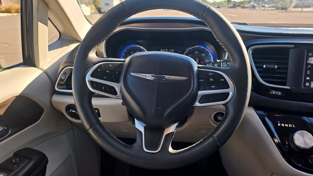 Used 2023 Chrysler Voyager LX FWD image 32