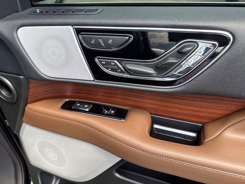 Certified 2024 Lincoln Navigator L Reserve image 12