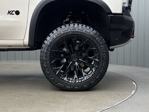Used 2026 Chevrolet Silverado 1500 ZR2 AWD/4WD image 10