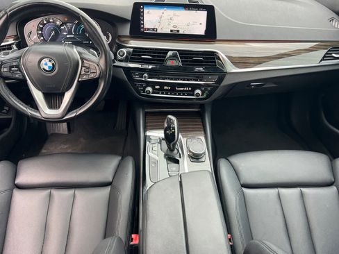 Used 2018 BMW 530e w/ Premium Package 2 image 4