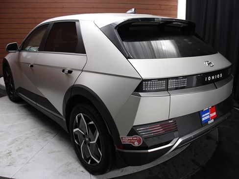 Used 2023 Hyundai Ioniq 5 SEL image 13