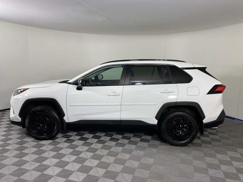Used 2021 Toyota RAV4 LE AWD/4WD image 5