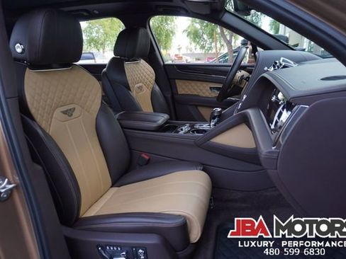 Used 2021 Bentley Bentayga image 10