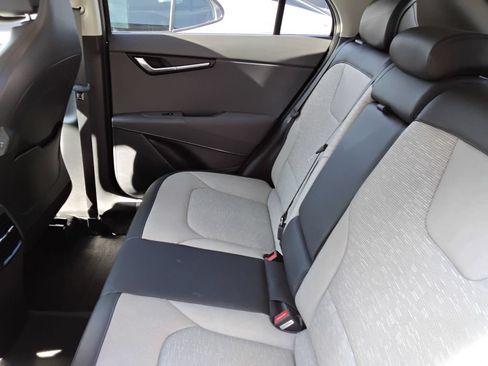 Used 2024 Kia Niro FWD image 10