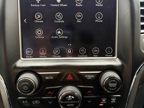 Used 2018 Jeep Grand Cherokee Altitude image 27