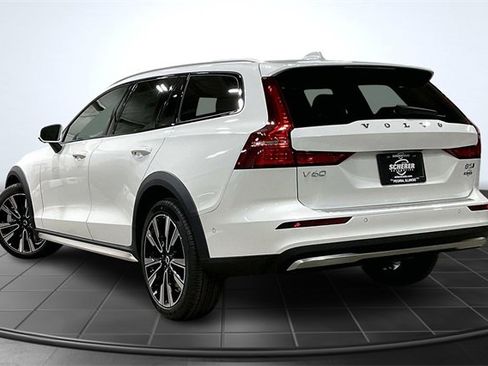 New 2026 Volvo V60 B5 Cross Country Ultra w/ Climate Package image 4