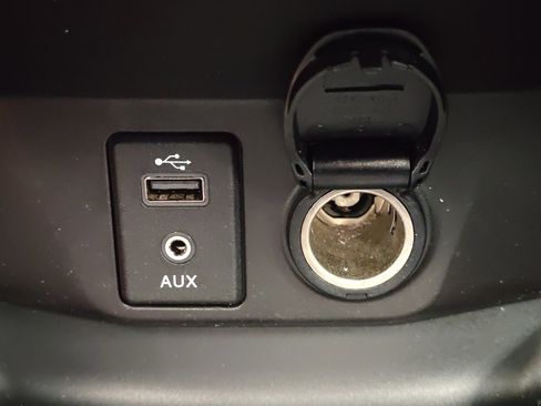 Used 2017 Nissan Rogue SV FWD image 21