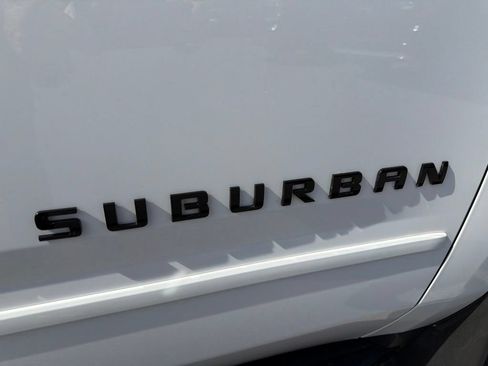 Used 2020 Chevrolet Suburban Premier AWD/4WD image 30