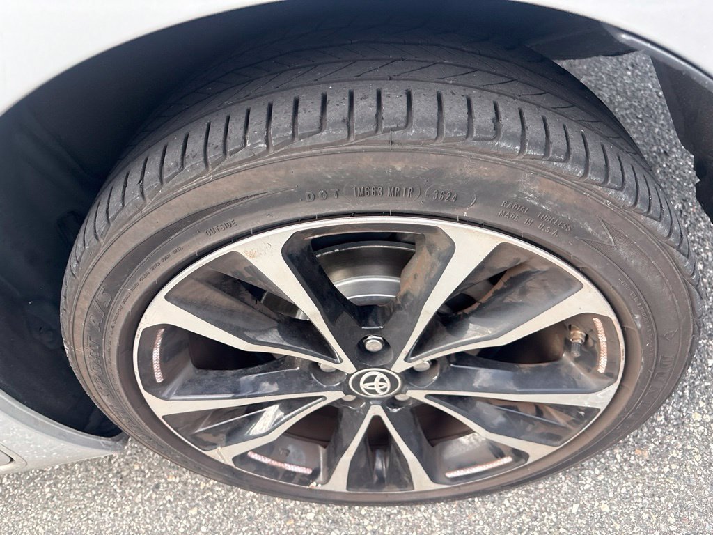 Used 2019 Toyota Corolla SE FWD image 3