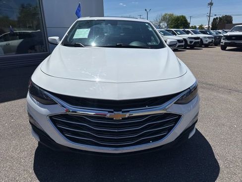 Used 2024 Chevrolet Malibu LT FWD image 3