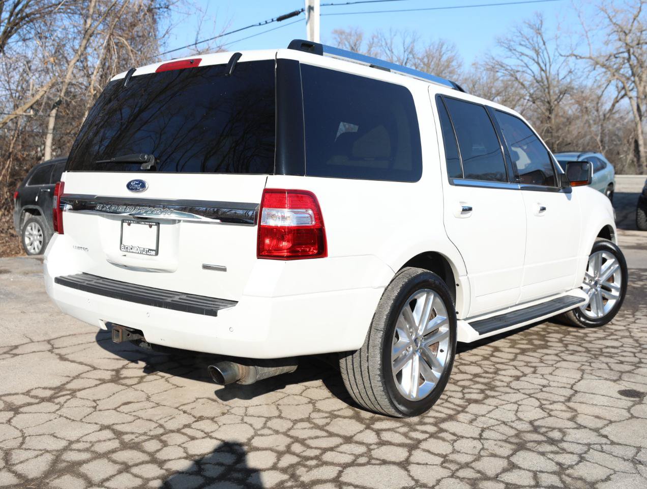 Used 2016 Ford Expedition Limited AWD/4WD image 6