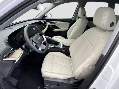 Certified 2025 Audi Q5 Premium w/ Convenience Package AWD/4WD image 18