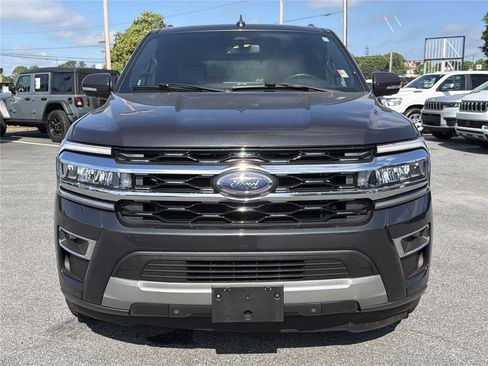 Used 2023 Ford Expedition Limited RWD image 3