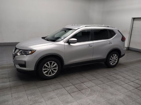 Used 2020 Nissan Rogue SV FWD image 2