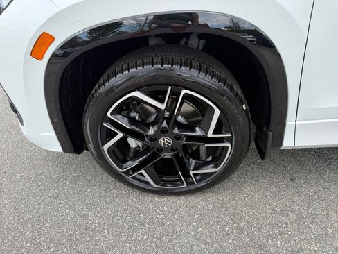 New 2026 Volkswagen Tiguan SEL R-Line AWD/4WD image 27
