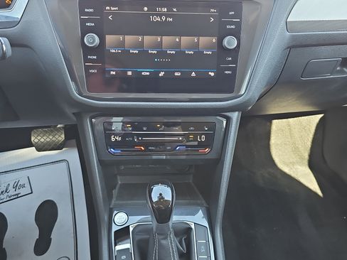 Used 2024 Volkswagen Tiguan SE image 26