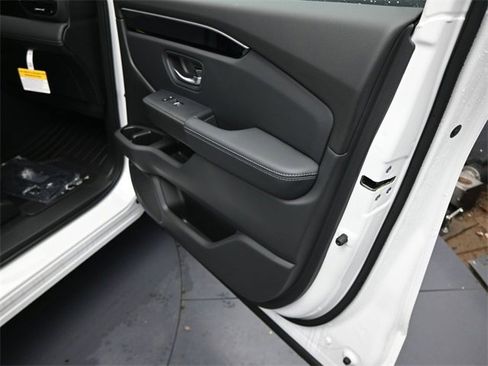 New 2025 Honda Pilot EX-L image 39