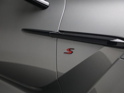 New 2026 Aston Martin DBX S image 37