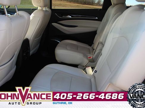 Used 2023 Buick Enclave Essence image 24
