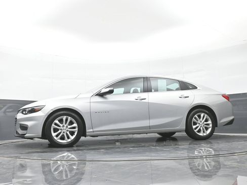 Used 2018 Chevrolet Malibu LT FWD image 39
