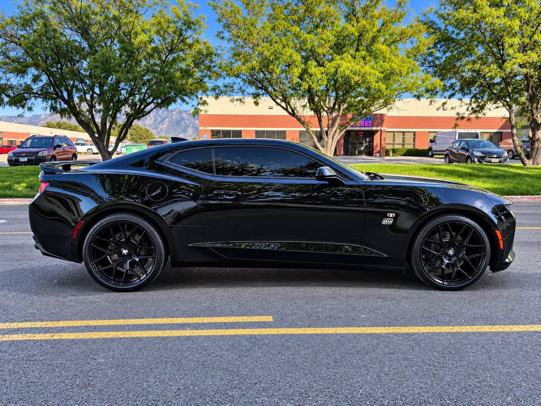 Used 2016 Chevrolet Camaro SS RWD image 6