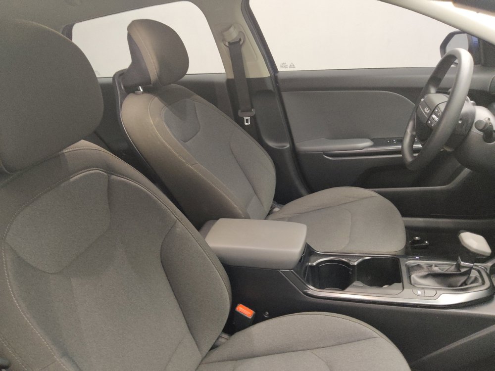 Used 2025 Kia K4 FWD image 21