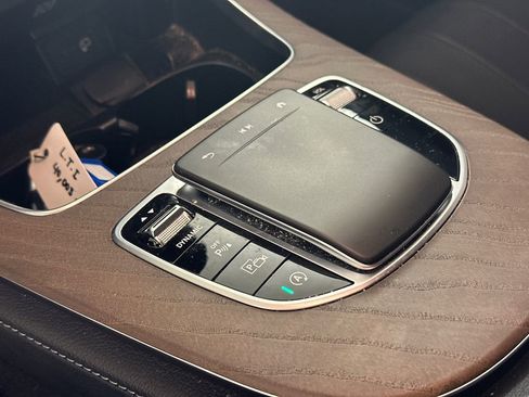 Used 2022 Mercedes-Benz E 350 Sedan image 7
